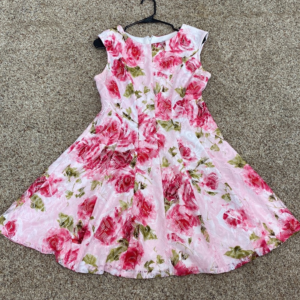 Floral Fit n Flare Dress 💐